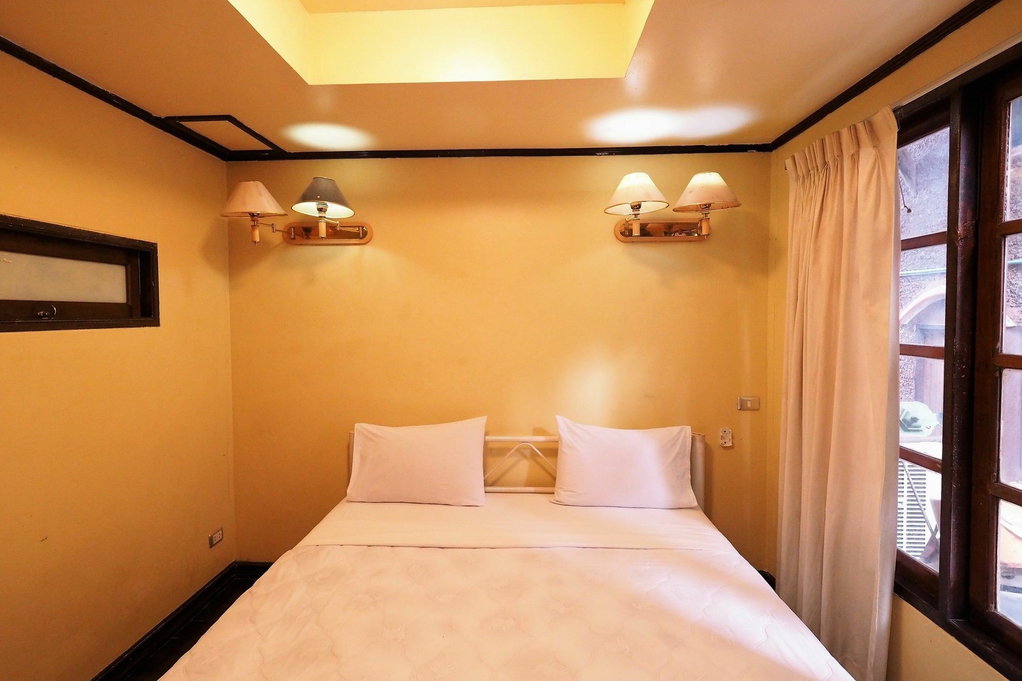 Brickhouse Ayutthaya Guesthouse Est 1986 Exterior photo